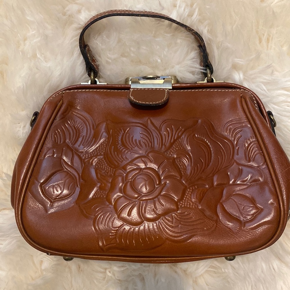 Super clean Patricia Nash embossed brown leather purse